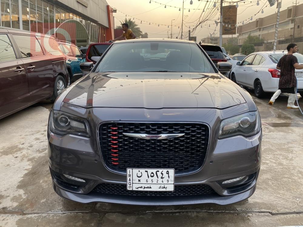 کرایسلەر 300